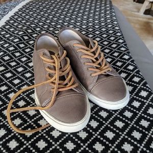 frye leather tennis shoes
